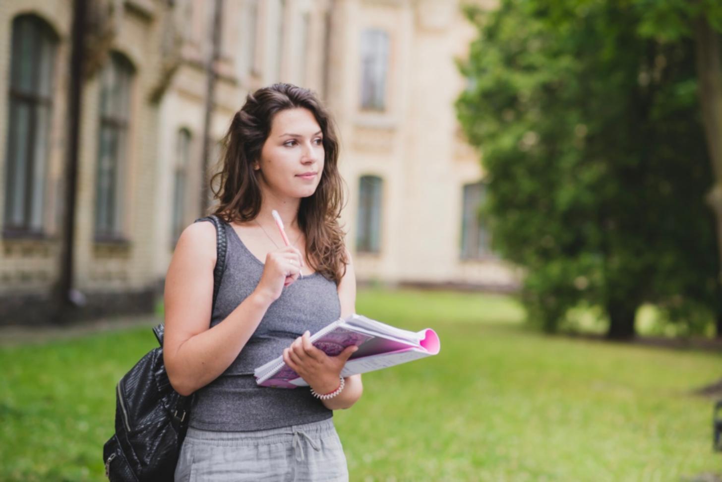 Zwei Personen bei einem vertrauensvollen Gespräch